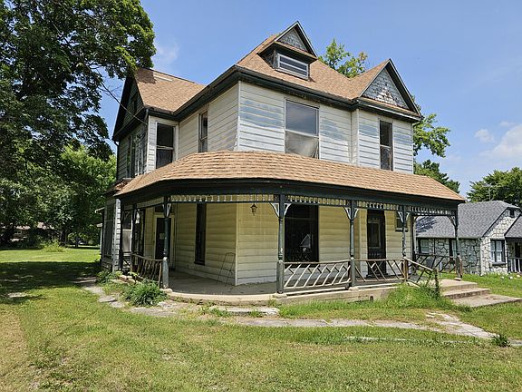 2nd image of 153 E Blow Street