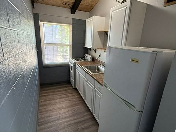 3rd image of 1913 Anderson Ave APT 205