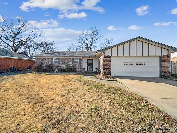 2nd image of 1120 Cottonwood Ct