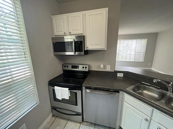 3rd image of 13703 N Richmond Park Dr #2303