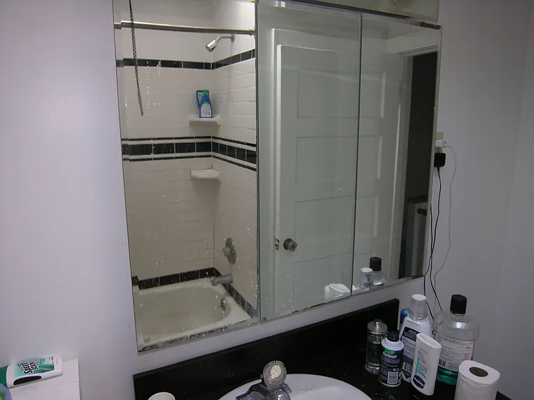 577 Green Ln — Photo 8