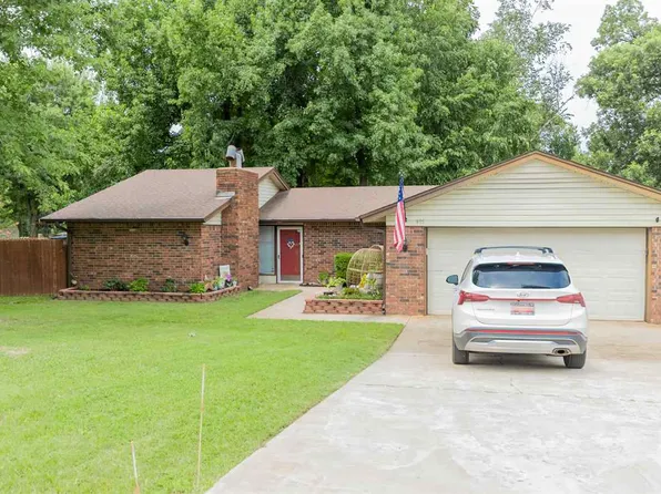405 SE 2nd St, Perkins, OK 74059