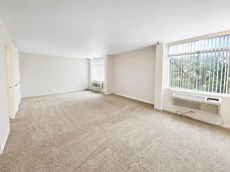 7520 Hornwood Dr #405 — Photo 8