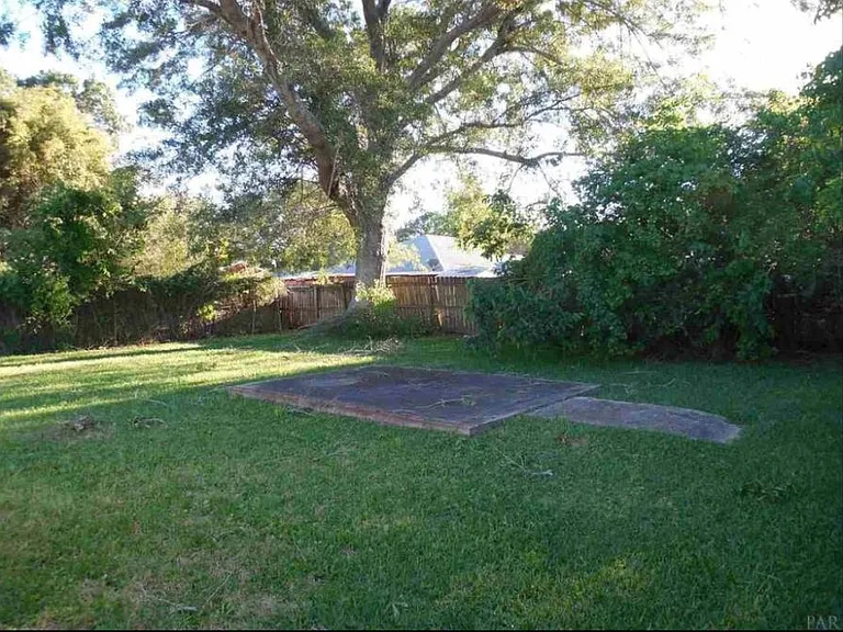 1407 N 48th Ave — Photo 13