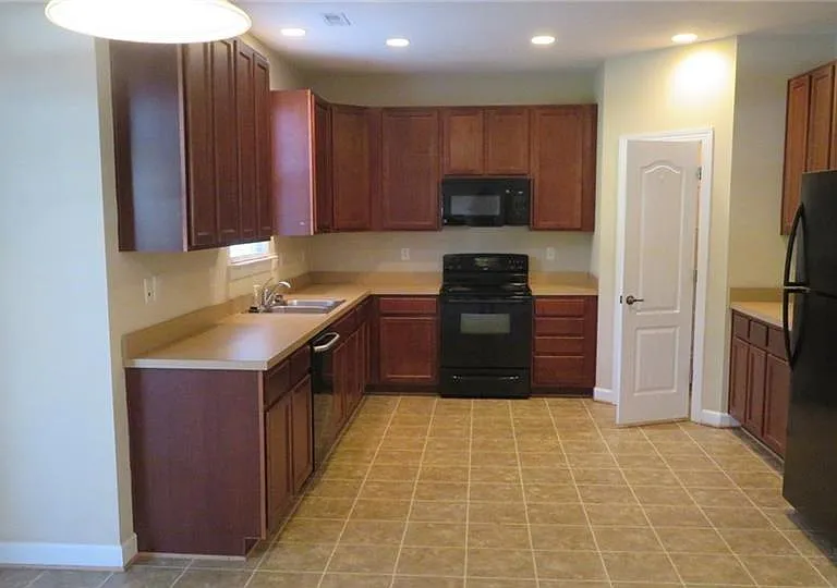 2207 Tuliptree Cir — Photo 12