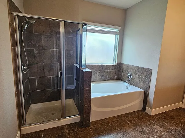 7523 Buffalo Grass Dr — Photo 8