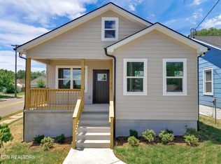 3201 Johnston St, Knoxville, TN 37921