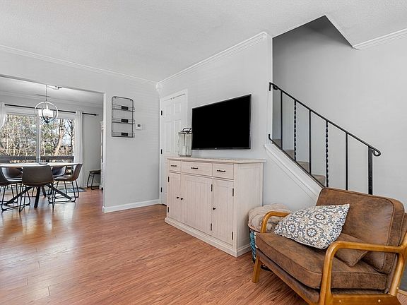 4th image of 48 Pamela Ln