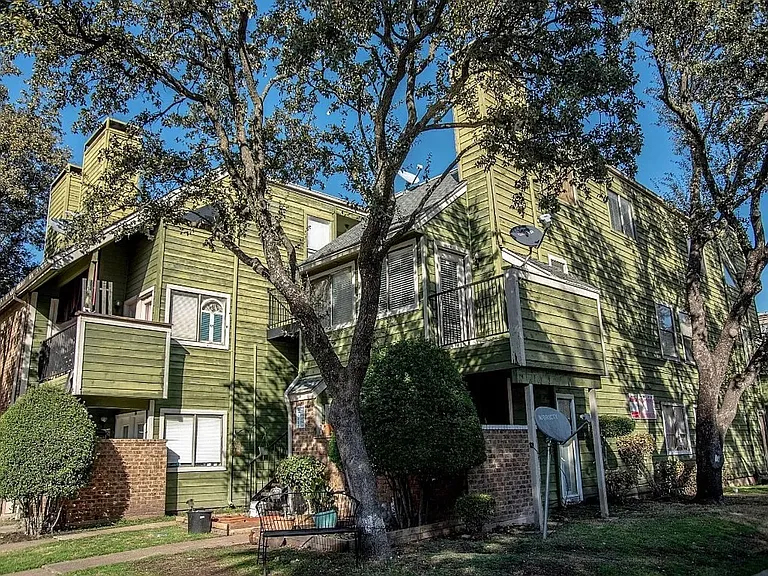 9833 Walnut St #203 — Photo 3