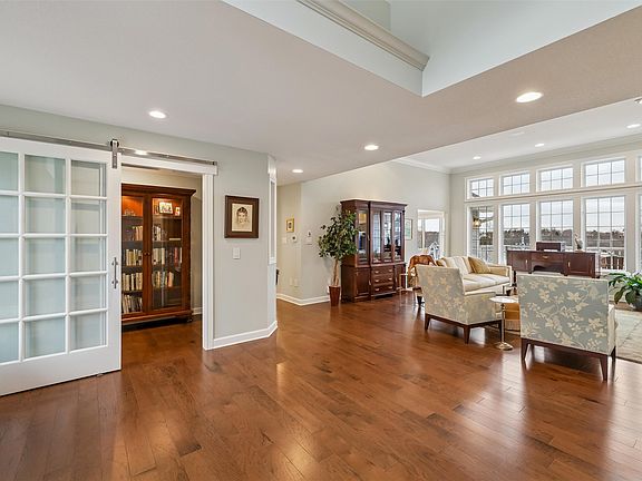 3rd image of 13749 Bay Hill Ct