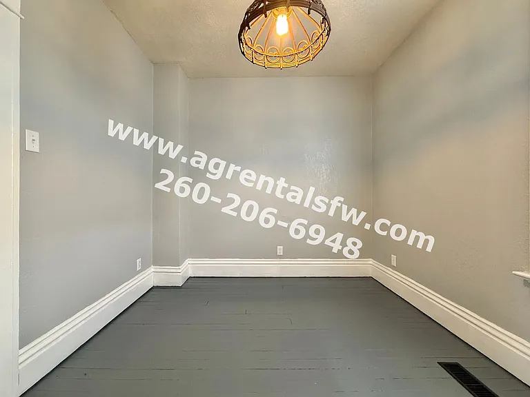 825 Eckart St — Photo 6