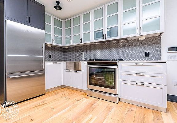 2nd image of 10 Montieth St #930