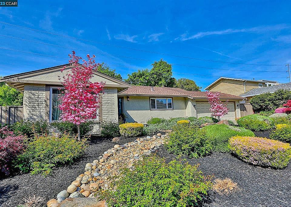 1st image of 107 Greenbrook Ct