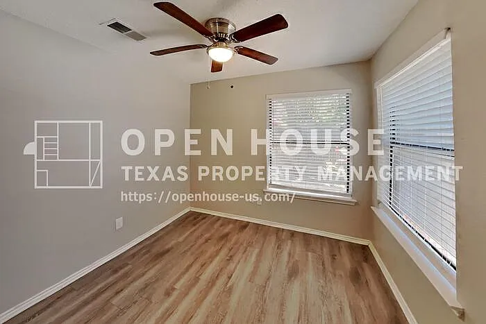 774 Eiffel Dr — Photo 8