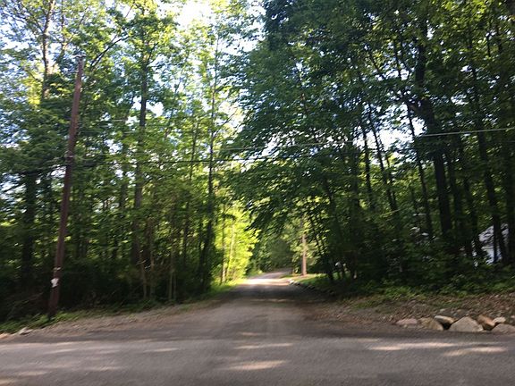 5th image of 24 Lone Pine Trl
