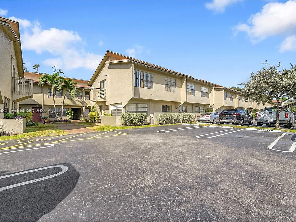 1st image of 2532 SE Coral Springs Dr
