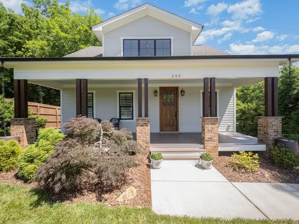 200 W Corbin St, Hillsborough, NC 27278