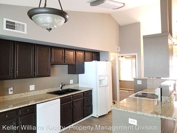 5th image of 728 W Topeka Dr #21258420-0