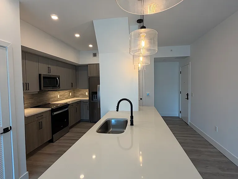 137 NW 30th St #B2 — Photo 5
