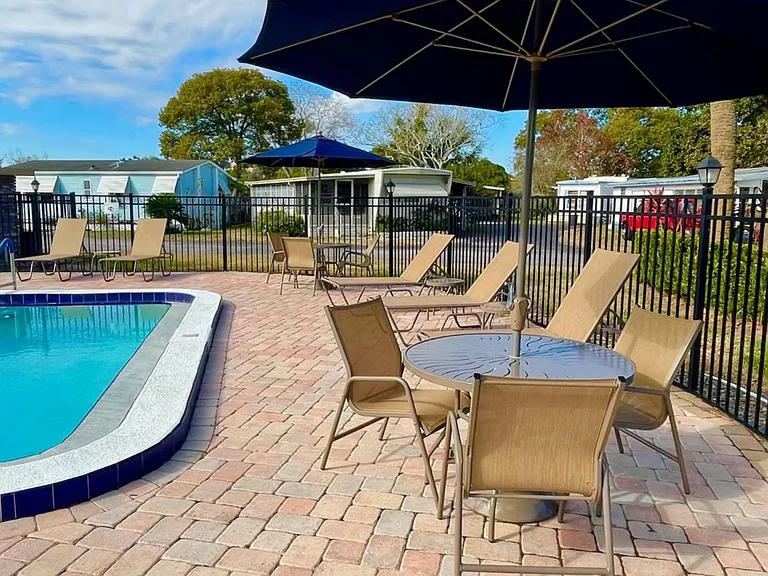 Lakeshore Landings — Photo 15