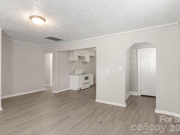 5th image of 411 S Thompson St