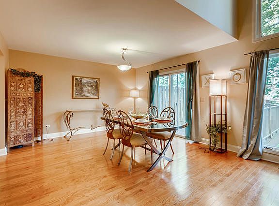 5th image of 641 N Walden Dr