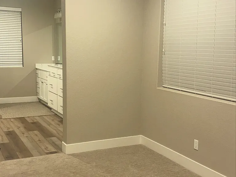 504 Chase Ct — Photo 15
