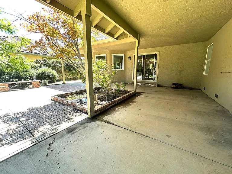 3450 Sarolou Dr — Photo 3