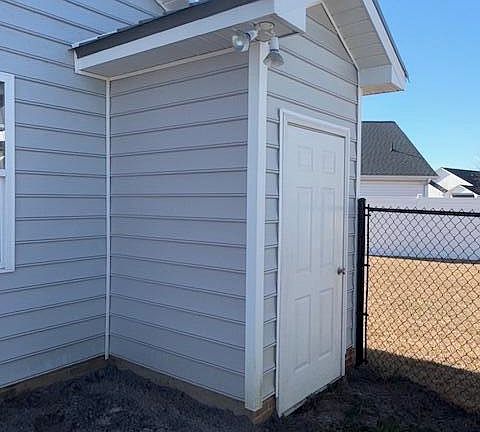4th image of 3400 Saybrook Court