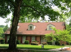 1st image of 1542 Crescent Dr