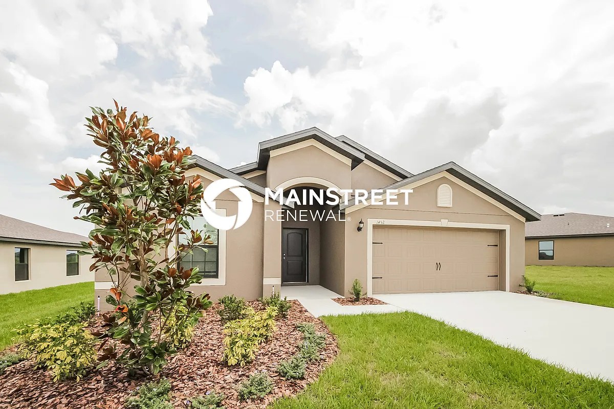 Front View - 1452 Swan Lake Cir
