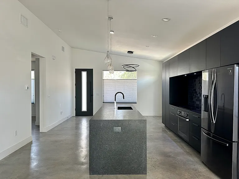 2835 Fairfield Ave S — Photo 8