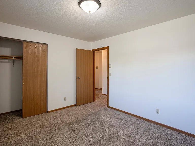 Fargo, ND Southview Village Apartments | Bedroom