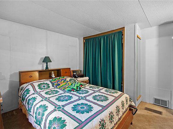 8th image of 380 Oliver Blvd #3