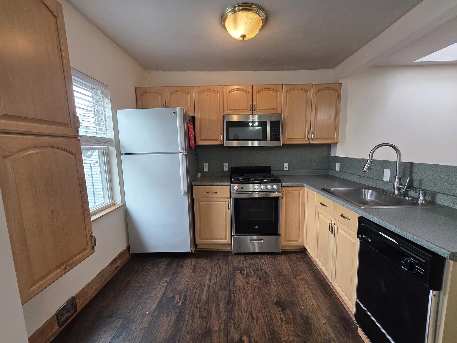 1 bed, 600 sqft, $2,395 — Photo 3