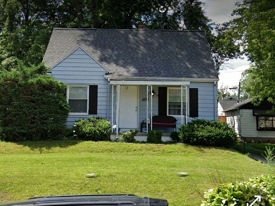 1st image of 1422 E Lake Ave