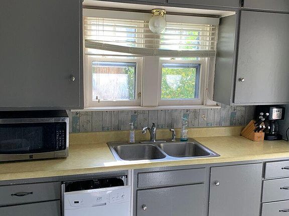 2nd image of 531 Dorothy Ln