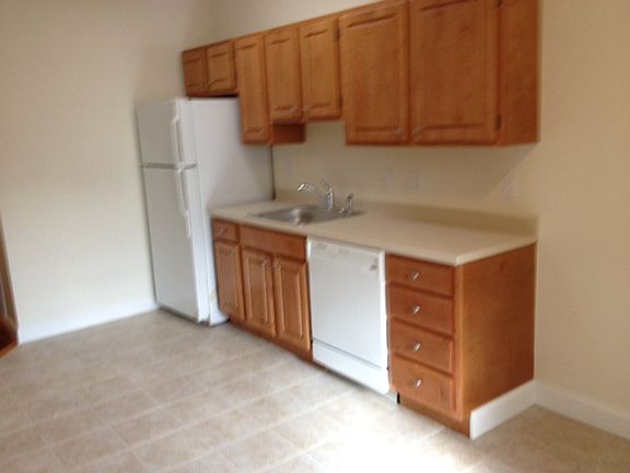 2nd image of 45 Grafton St #1