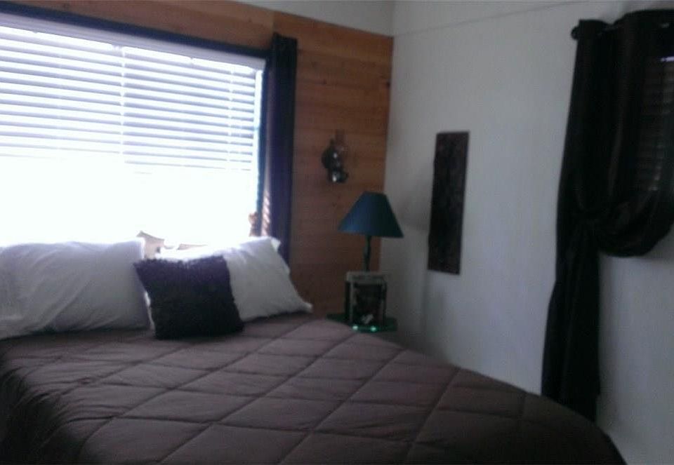 2nd image of 28400 Skyline Dr