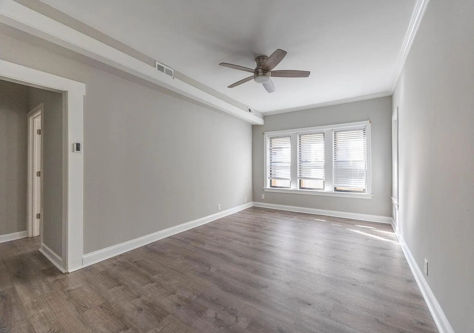 6523 N Newgard Ave — Photo 1