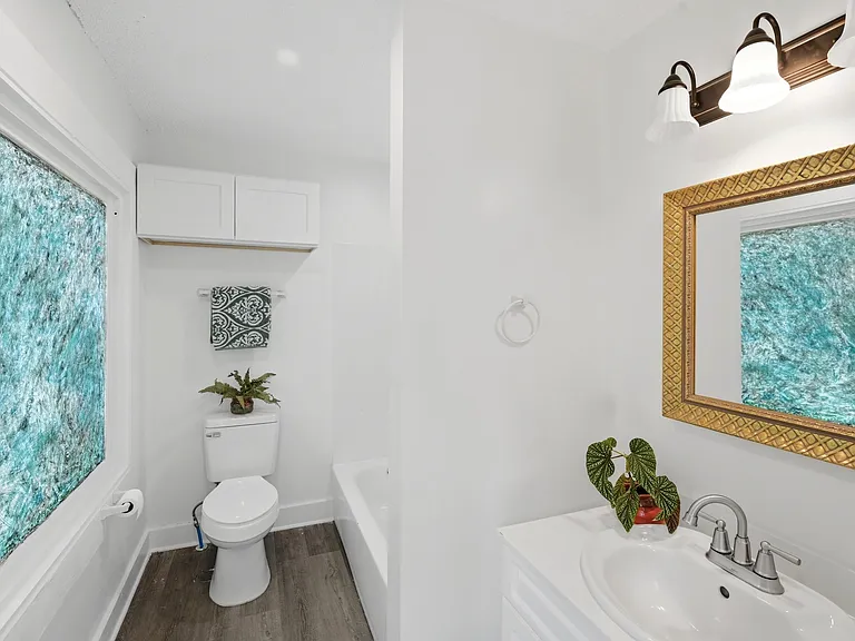 716 Everett St — Photo 12