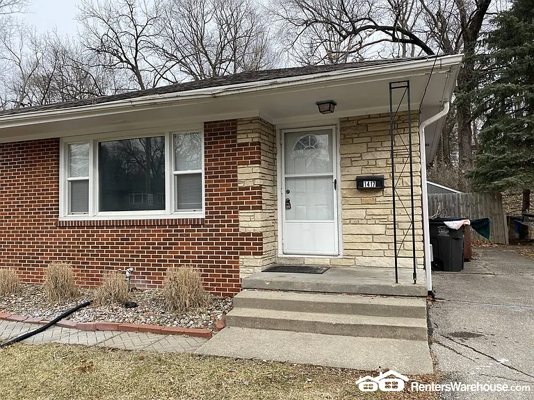 1417 Cummins Pkwy — Photo 4