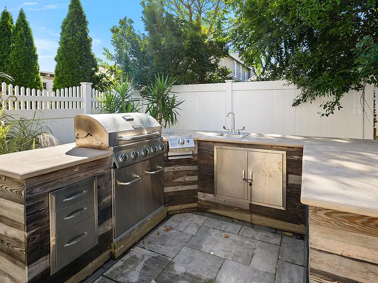 Outdoor Kitchen / Sink / Refrigerator Searing Station