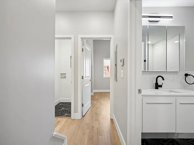 5412 Delancey St — Photo 10
