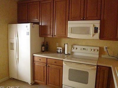 4th image of 10077 Lone Cypress St