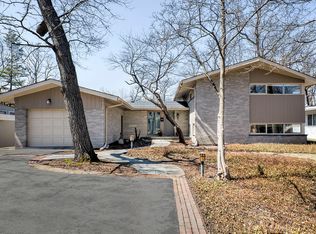 913 Rollingwood Rd, Highland Park, IL 60035