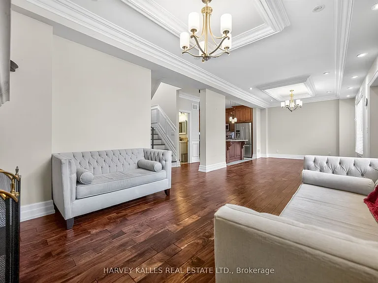 17 Lockheed Blvd — Photo 4