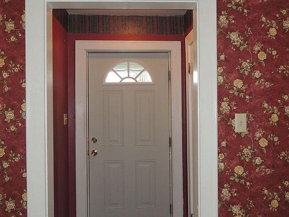 3rd image of 244 Ash Dr