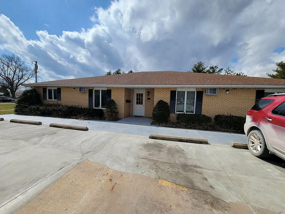1st image of 404 Circle Dr #3