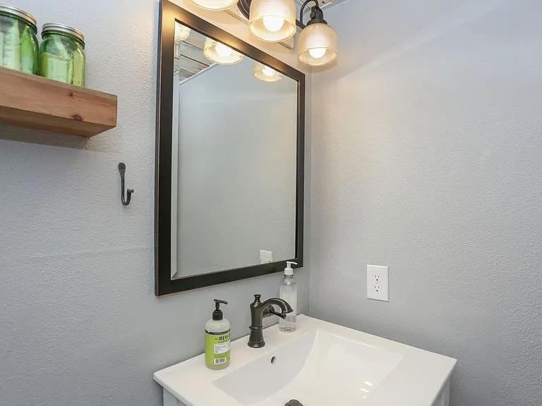 1258 Baldy Rd — Photo 3